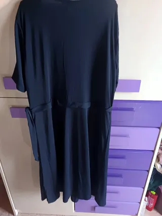 Nuovo abito nero incrociato H&M