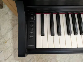 Yamaha Clavinova CLP-625 Piano Digital