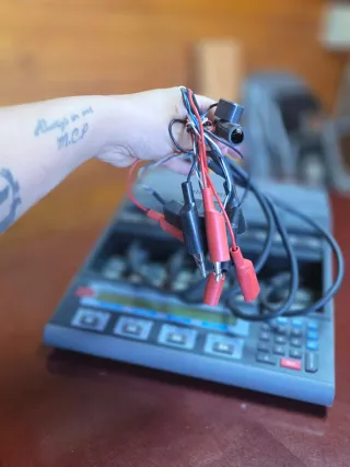 Analizador y Regenerador de Baterías Cadex C7400.