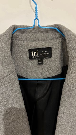 Abrigos Zara Negro y Gris