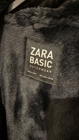 Abrigos Zara Negro y Gris