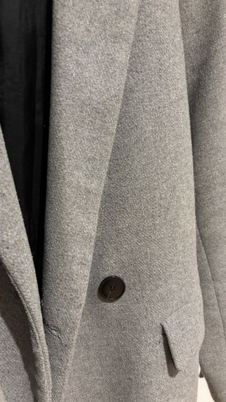 Abrigos Zara Negro y Gris