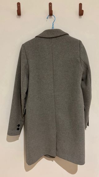 Abrigos Zara Negro y Gris