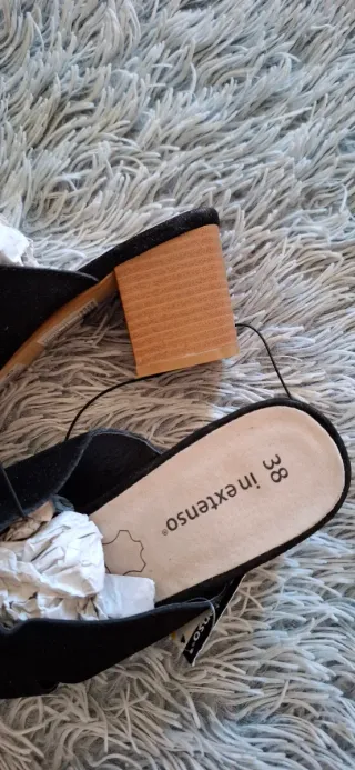 Sandalias de piel nuevas