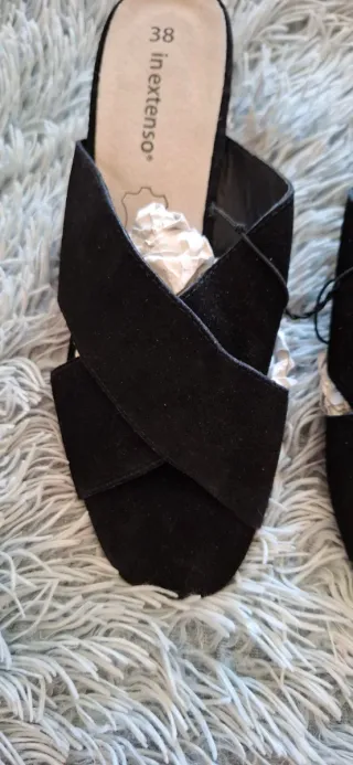 Sandalias de piel nuevas