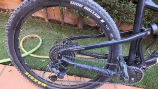 Bici de doble suspension enduro