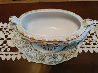 Sopera cerámica decorada flores