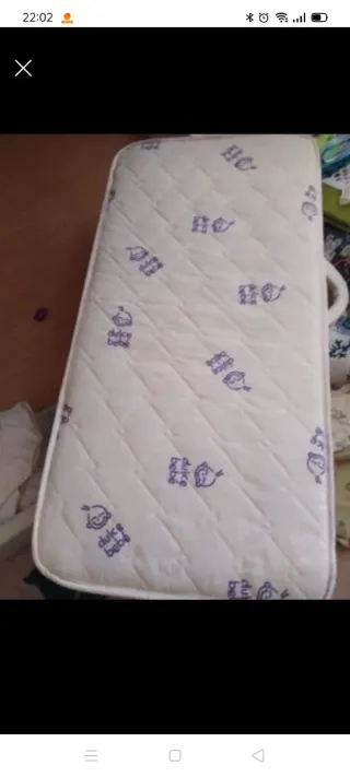 Cuna de bebé madera con colchón