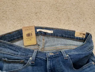 Vaqueros Levi's Classic Straight Mujer W27 L30 New