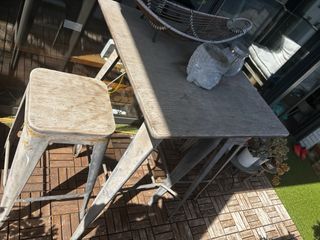 Conjunto Terraza Mesa Alta y 2 Taburetes