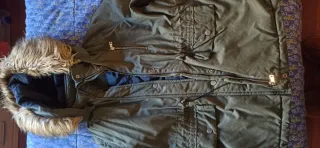 Parka verde militar con capucha