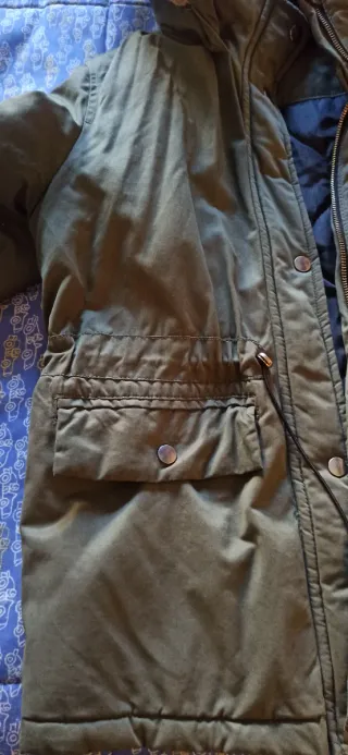 Parka verde militar con capucha