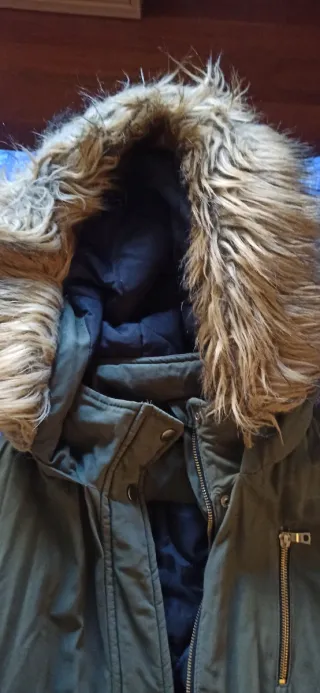 Parka verde militar con capucha