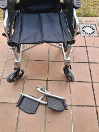 Silla de ruedas económica plegable