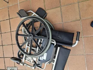 Silla de ruedas económica plegable