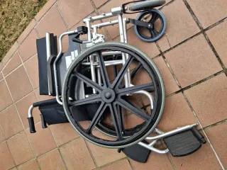 Silla de ruedas económica plegable