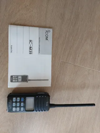 Transceptor Marino VHF Icom IC-M31