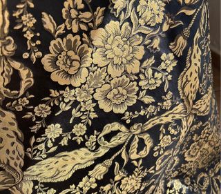 Corte completo brocatel, falda corpiño y zapatos