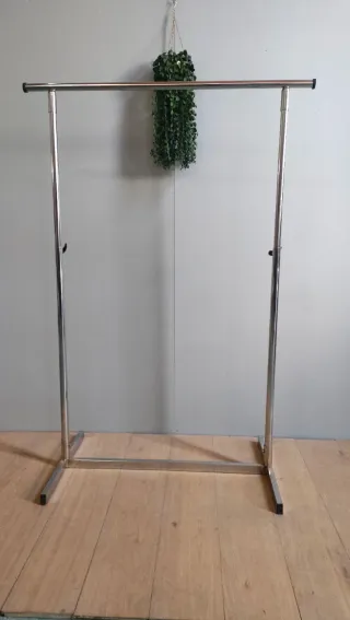 Perchero extensible metal plateado