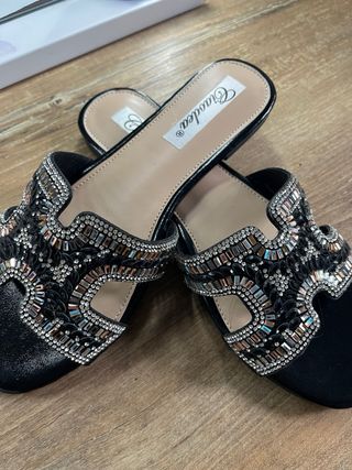 Sandali Ciaodea neri con dettagli oro