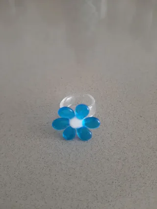 Sortija flor cristal azul y blanco