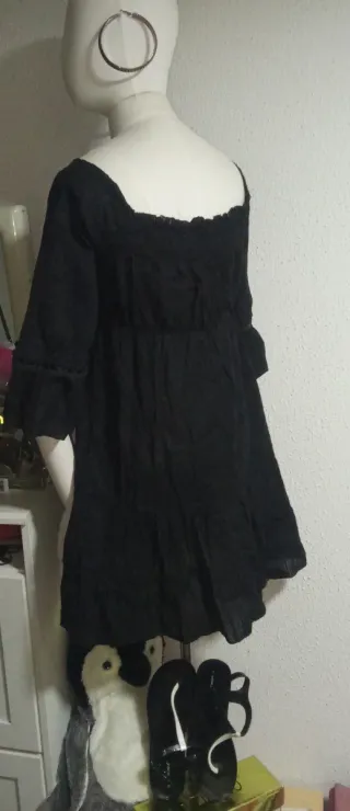 Vestido negro tela fina manga 3/4