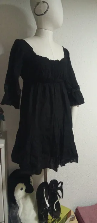 Vestido negro tela fina manga 3/4