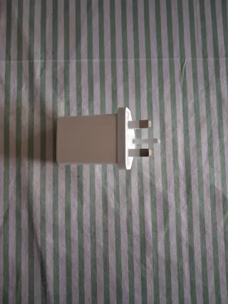 Cargador Xiaomi USB Blanco y Negro