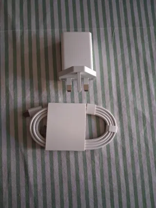 Cargador Xiaomi USB Blanco y Negro