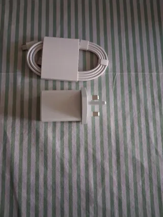 Cargador Xiaomi USB Blanco y Negro