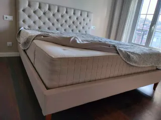 Cama Matrimonio 1.8x2m con Cabecero