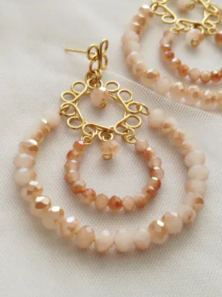 Pendientes flamenca dorado y beige