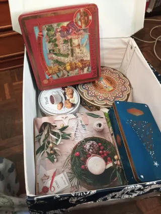 Scatole decorative in metallo con rose