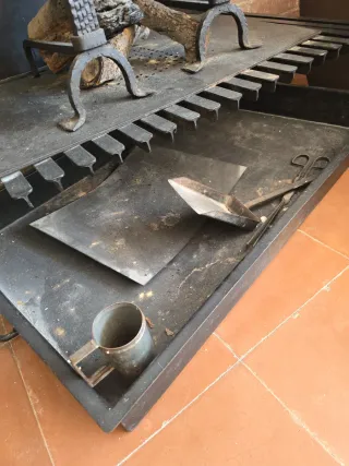 Chimenea de leña antigua