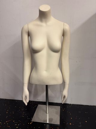 Maniquí Torso Superior Beige