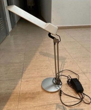 Flexo de mesa metálico y plástico