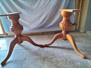 Mesa de comedor de madera