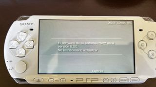 Sony PSP 3004 Blanca + 3 Juegos