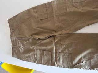 Pantalones cargo Mango