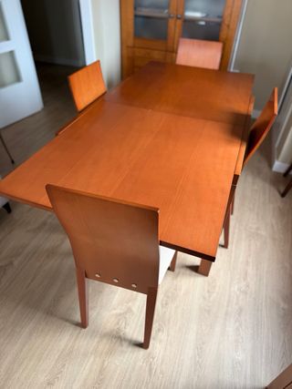 Mesa Comedor Extensible Cuadrada + 4 Sillas