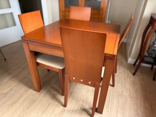 Mesa Comedor Extensible Cuadrada + 4 Sillas