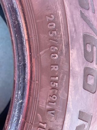 Neumáticos 205/60R15 CASI NUEVOS