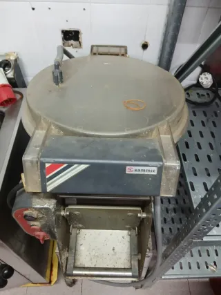 Peladora de patatas de 25 kg marca SAMMAI