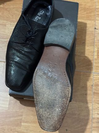 Zapatos de piel elegantes negros