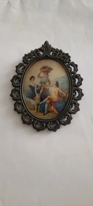 Tris di ovali decorativi