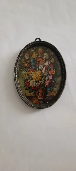 Tris di ovali decorativi