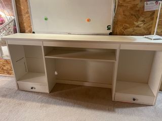 Mueble blanco de madera
