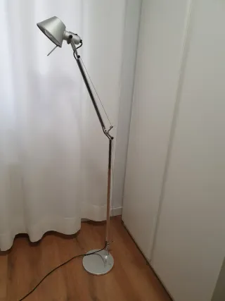 Lámpara de pié Artemide Tolomeo