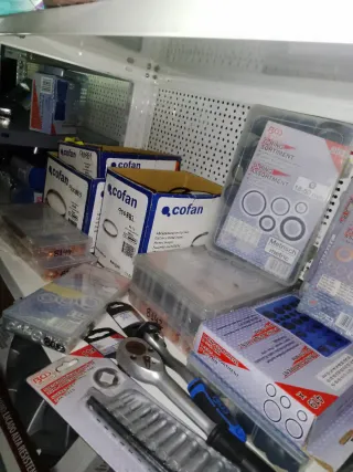 Lote ferretería y accesorios coche