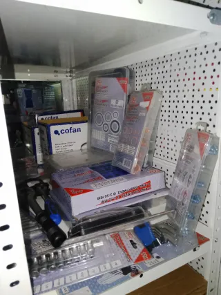 Lote ferretería y accesorios coche